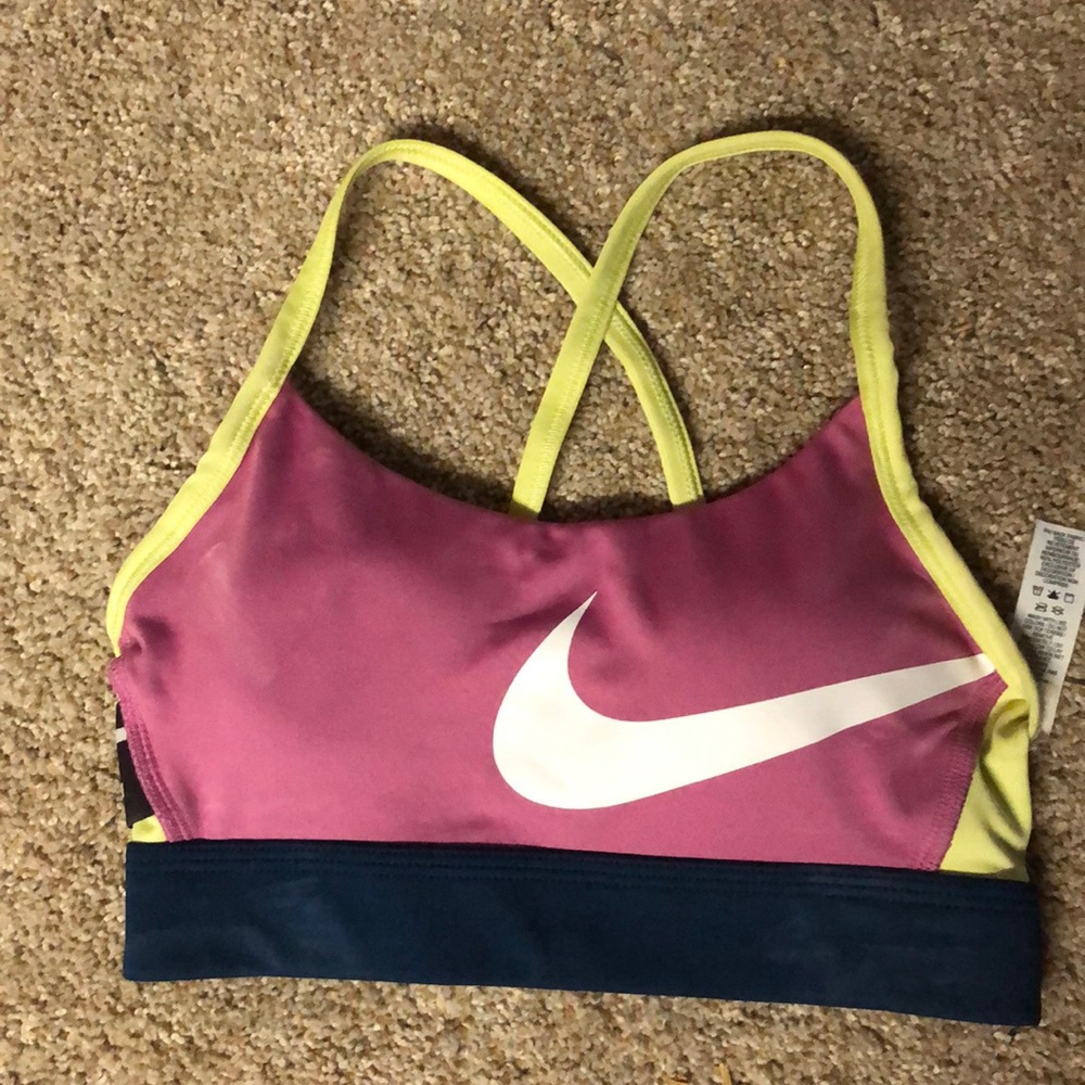 Nike top
